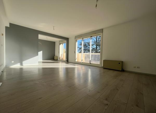 Appartement à vendre 5 pièces MEYZIEU (69)