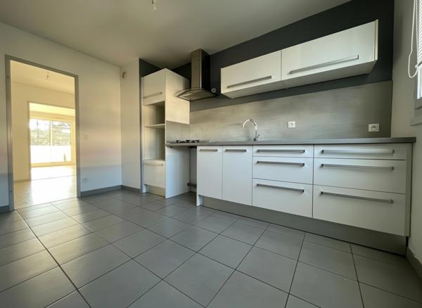 Appartement à vendre 5 pièces MEYZIEU (69)