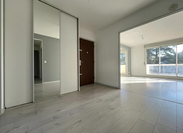 Appartement à vendre 5 pièces MEYZIEU (69)