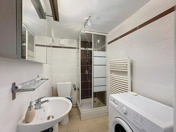 Vente                                                      Maison
                        
                     8 pièces                      131 m2                     à Vitry-sur-Seine