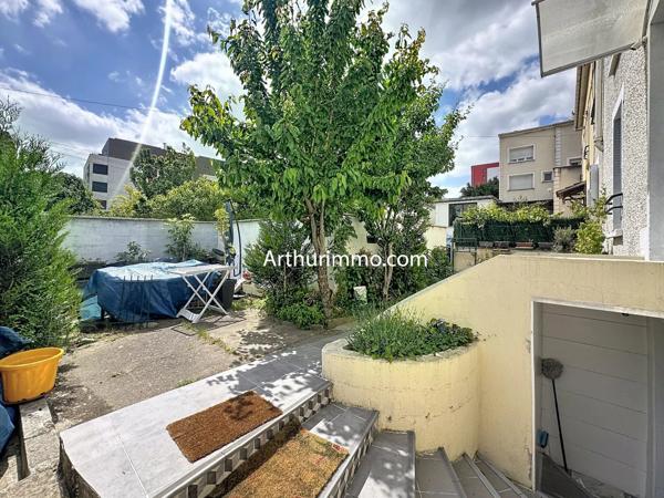 Vente                                                      Maison
                        
                     8 pièces                      131 m2                     à Vitry-sur-Seine