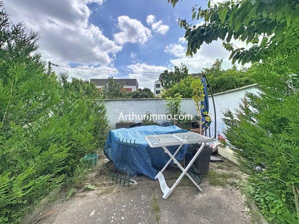 Vente                                                      Maison
                        
                     8 pièces                      131 m2                     à Vitry-sur-Seine