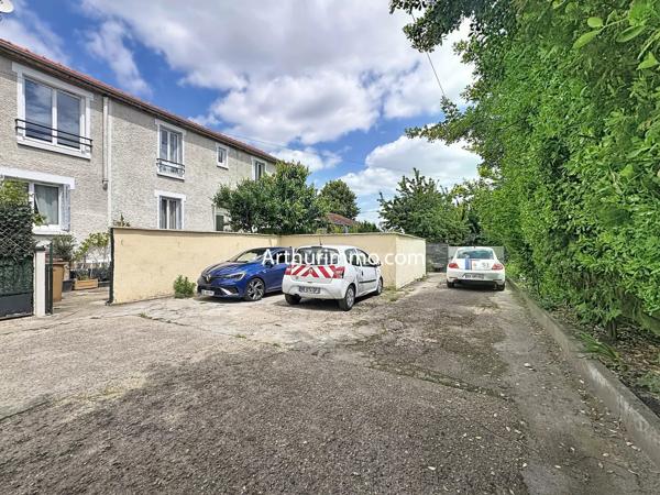 Vente                                                      Maison
                        
                     8 pièces                      131 m2                     à Vitry-sur-Seine