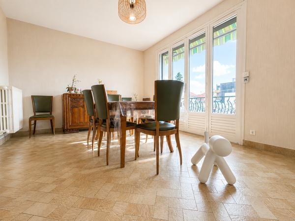 Charmante maison familiale avec jardin arboré, balcon et 5 chambres - beaux volumes et multiples possibilités. - Aubière