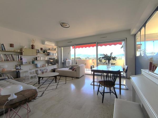 Appartement
         3 pièces
        - 72 m² Bien prestige 429 000 € *