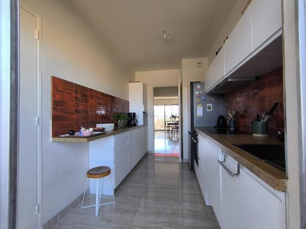 Appartement
         3 pièces
        - 72 m² Bien prestige 429 000 € *