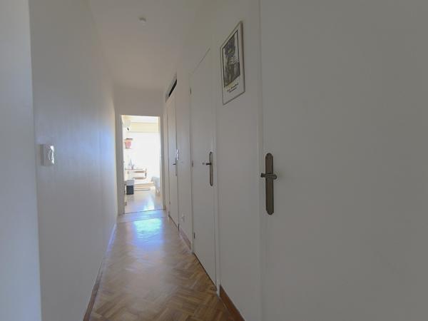 Appartement
         3 pièces
        - 72 m² Bien prestige 429 000 € *