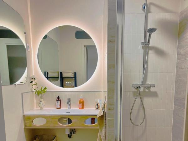 Appartement
         3 pièces
        - 72 m² Bien prestige 429 000 € *