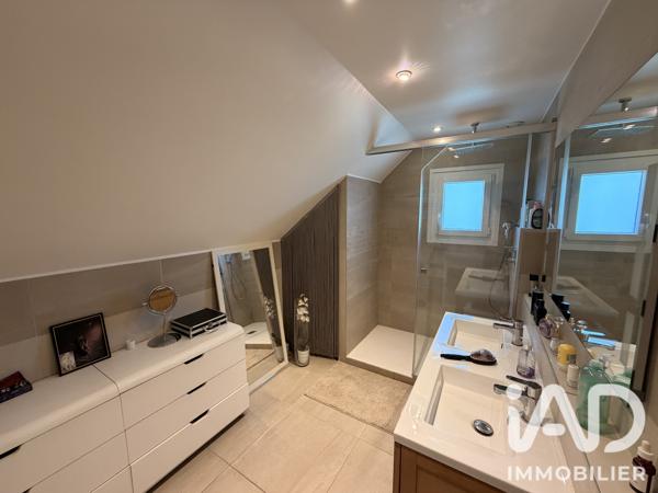 Maison à vendre 5 pièces 124 m² Vaulx-en-Velin
