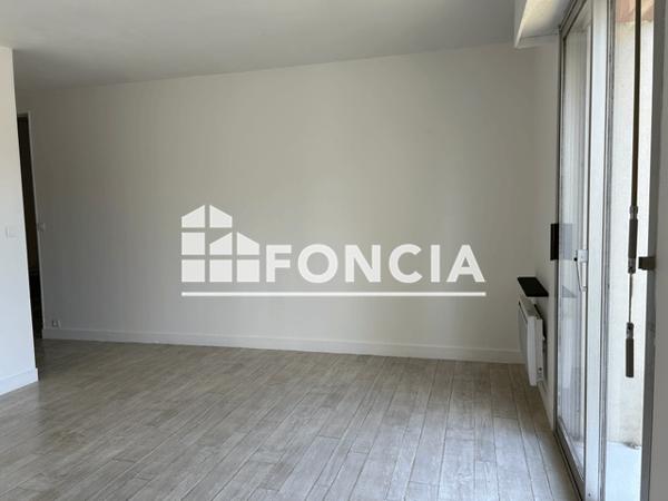 Location Studio 33.37 m² - 30 AVENUE DE BOURGES Gien 45500