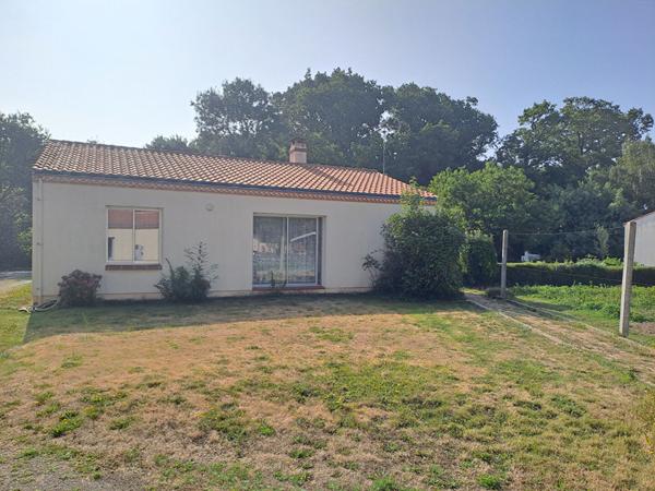 Vente maison Froidfond : 220 500 € - AJP Immobilier Challans