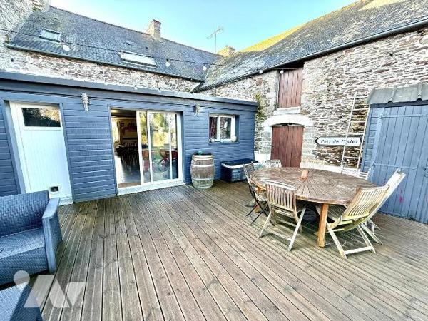 Maison en pierre / SAINT-MELOIR-DES-ONDES

Située dans le hameau des Portes Rouges, vous sere...