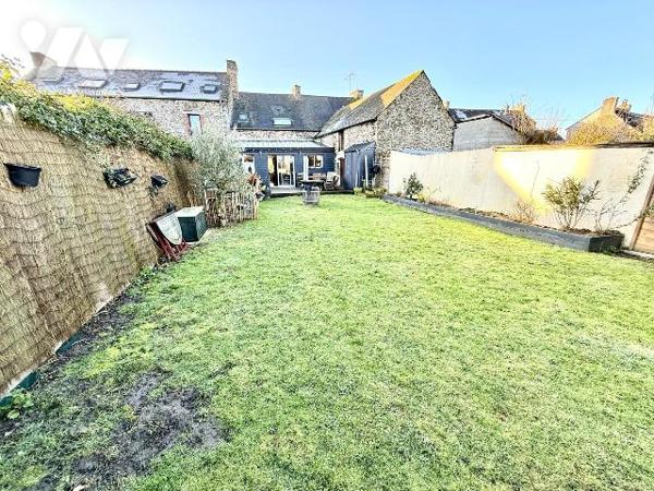 Maison en pierre / SAINT-MELOIR-DES-ONDES

Située dans le hameau des Portes Rouges, vous sere...