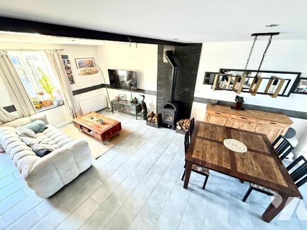 Maison en pierre / SAINT-MELOIR-DES-ONDES

Située dans le hameau des Portes Rouges, vous sere...