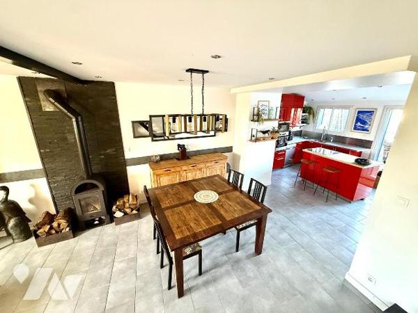 Maison en pierre / SAINT-MELOIR-DES-ONDES

Située dans le hameau des Portes Rouges, vous sere...