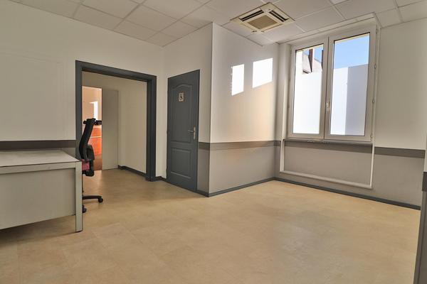 Local commercial de 155 m²