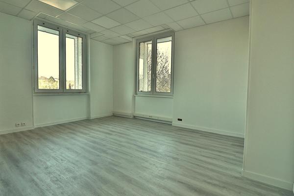 Local commercial de 155 m²