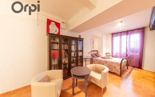 Maison à vendre    5 pièces •  Latour-de-France