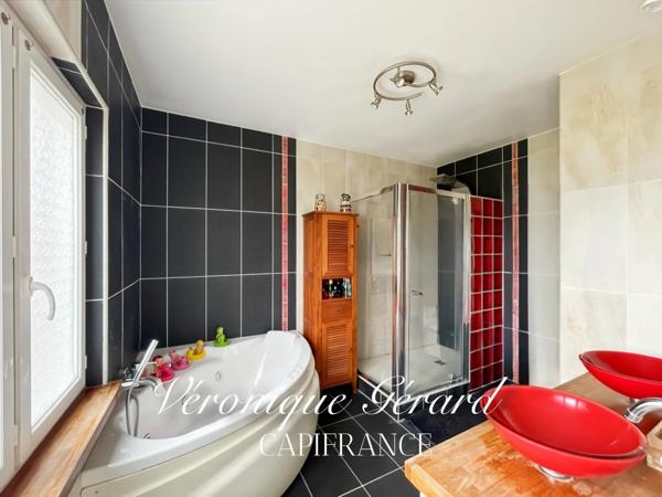 Maison de Plain-Pied sur 3049 M2 de terrain ideal investisseur