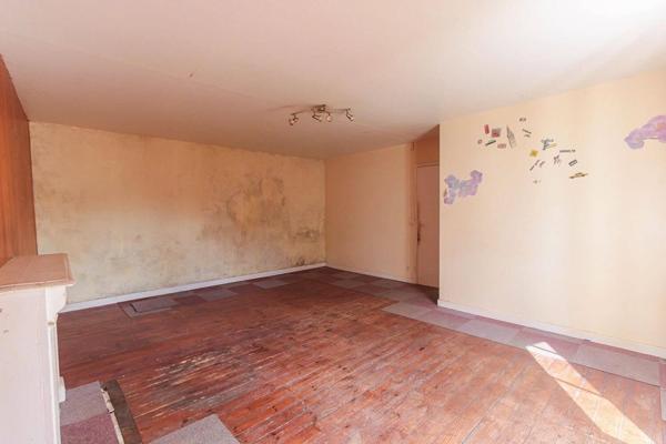 Maison en pierres au calme avec dépendances à rénover