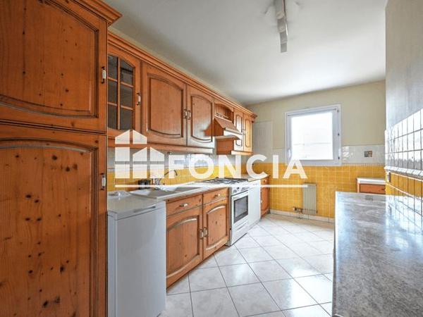 Location Appartement 3 pièces 62.2 m² - 1 BIS A 15 RUE DE BRUXELLES Elancourt 78990