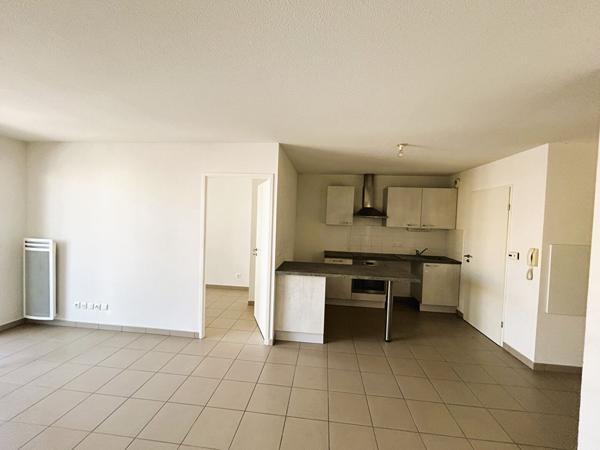 Perpignan Sud, secteur recherché de Porte d'Espagne, appartement 4 pièces 71 m² en très bon état avec 2 places de parking