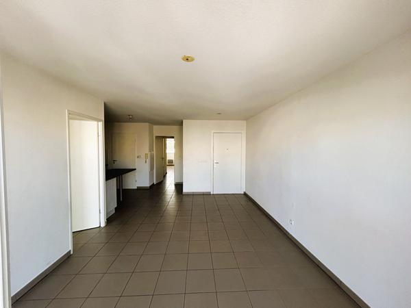 Perpignan Sud, secteur recherché de Porte d'Espagne, appartement 4 pièces 71 m² en très bon état avec 2 places de parking