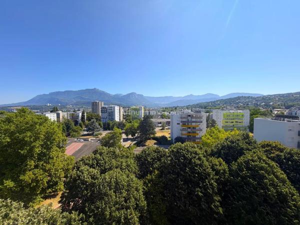Vente                                                      Appartement
                        
                     5 pièces                      78 m2                     à Cognin