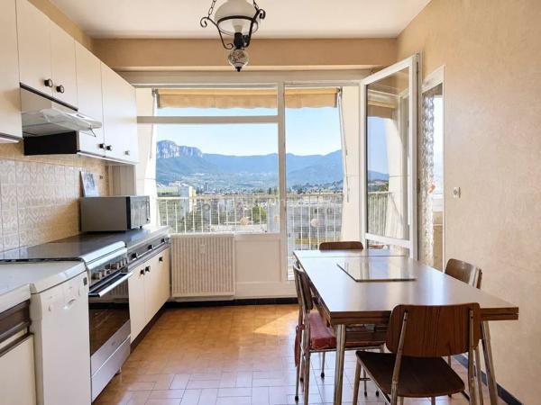 Vente                                                      Appartement
                        
                     5 pièces                      78 m2                     à Cognin
