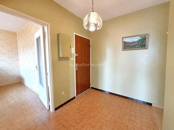 Vente                                                      Appartement
                        
                     5 pièces                      78 m2                     à Cognin