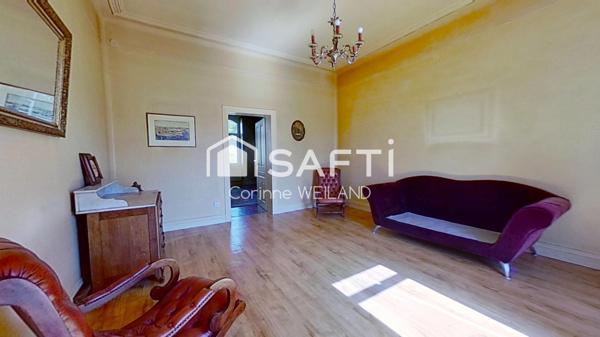 Maison de Maître de: 185 m², terrain de 857 m²,  6 chambres, 2 garages, sous-sol complet