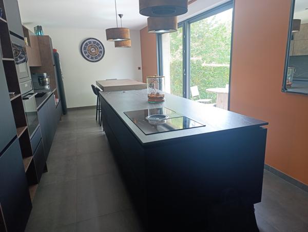 Grande maison sur plus de 3500m² de terrain