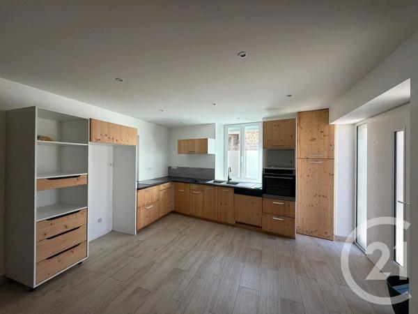 Maison à vendre  6 pièces - 152,38 m 2   ROIFFIEUX  - 07