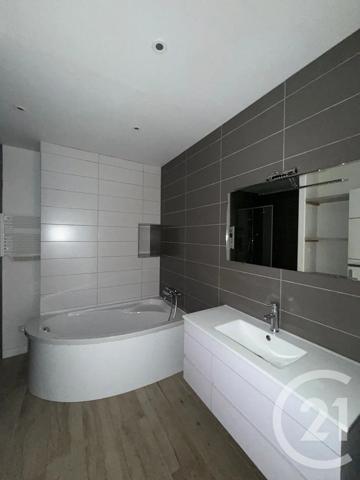 Maison à vendre  6 pièces - 152,38 m 2   ROIFFIEUX  - 07