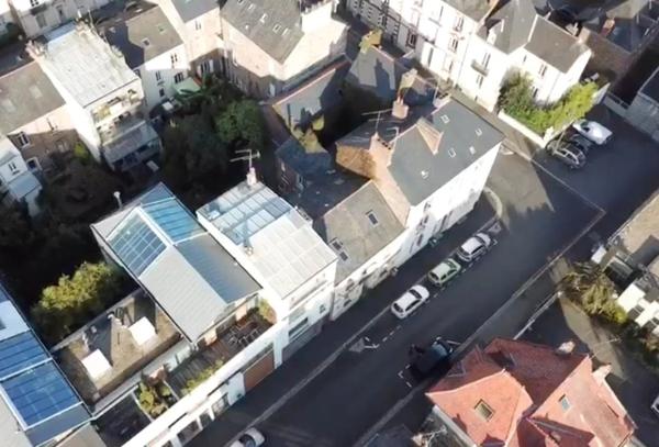 Maison de ville – Rennes Saint-Hélier, volumes et jardin