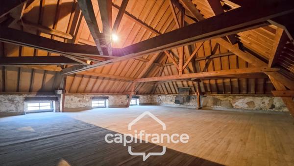 A vendre Maison en pierre de 9 pièces avec dépendances sur terrain de 2000 m² (71100)