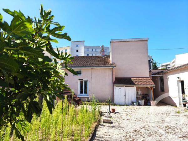 Maison à vendre  6 pièces - 111 m 2   ROANNE  - 42