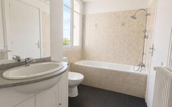 Appartement à vendre    2 pièces • 45,61 m2 Montreuil