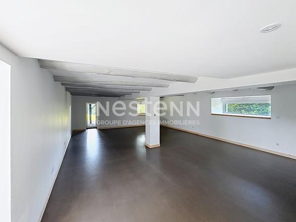 COUP DE COEUR GRAZAC ! Spacieux corps de ferme rénové d'environ 200 m2 et 1600 m2 de terrain