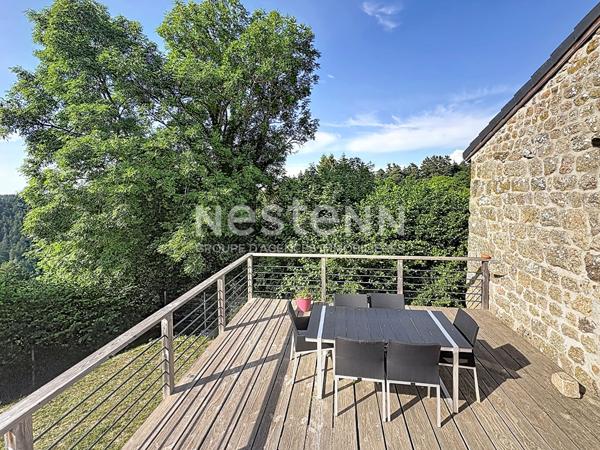 COUP DE COEUR GRAZAC ! Spacieux corps de ferme rénové d'environ 200 m2 et 1600 m2 de terrain