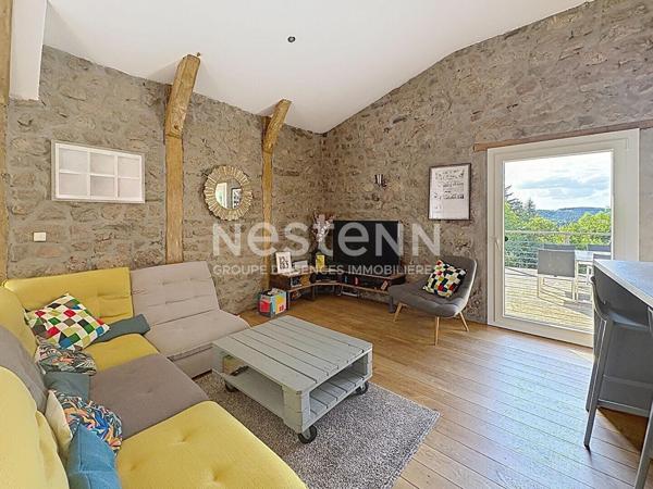 COUP DE COEUR GRAZAC ! Spacieux corps de ferme rénové d'environ 200 m2 et 1600 m2 de terrain