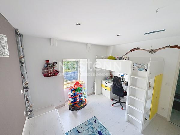 COUP DE COEUR GRAZAC ! Spacieux corps de ferme rénové d'environ 200 m2 et 1600 m2 de terrain