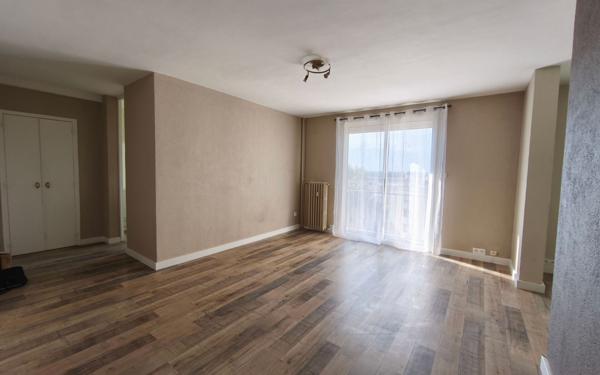 Appartement à vendre    3 pièces • 72 m2 Nîmes