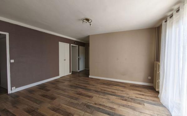 Appartement à vendre    3 pièces • 72 m2 Nîmes