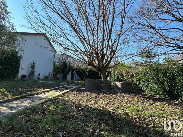 Maison 8 pièces de 175 m² à Aubenas (07200)