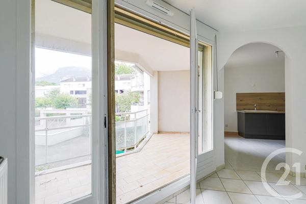 Appartement T3 à vendre  3 pièces - 71,12 m 2   GRENOBLE  - 38