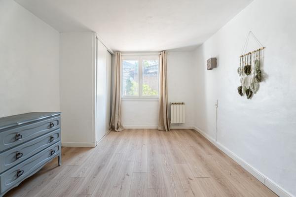 La Ciotat (13600) 2 MAISONS T3 - 152 M2 - TERRAIN 740m2 - CALME