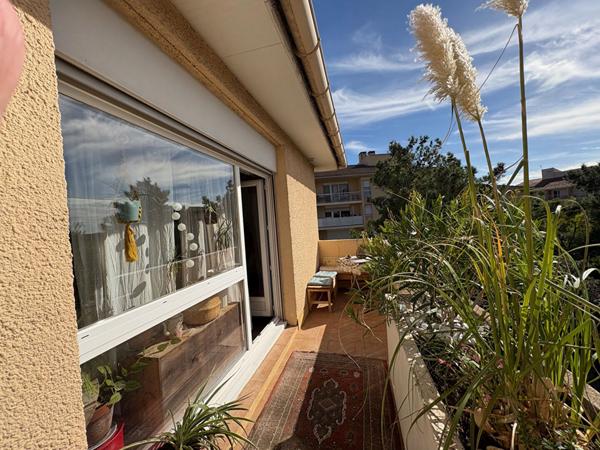 En dernier étage avec ascenseur très bel appartement T3 avec extérieurs