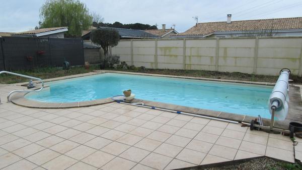 Maison 3 ch. Piscine au calme