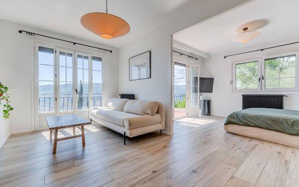 Maison à vendre    6 pièces •  Castagniers